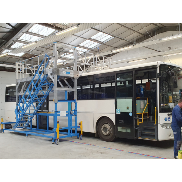 2001559 - Platform to reach bus tops