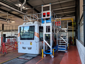 2001661 – Plataforma móvil para el mantenimiento de autobuses